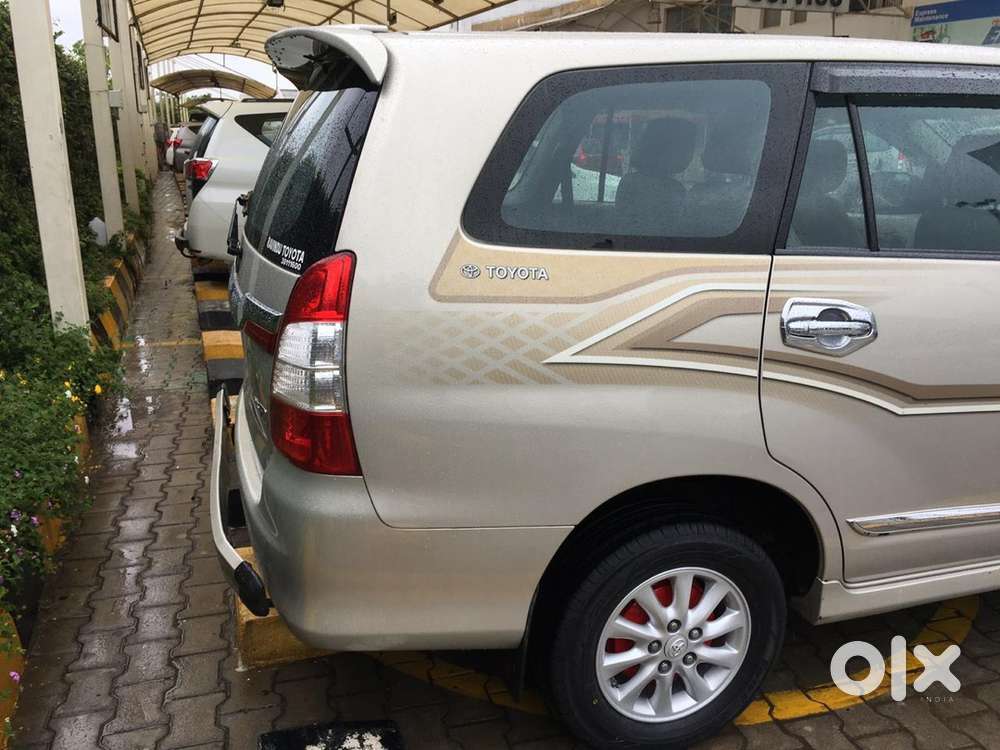 Toyota Innova 2014 Diesel - 7 Seater ( Captian Seats )