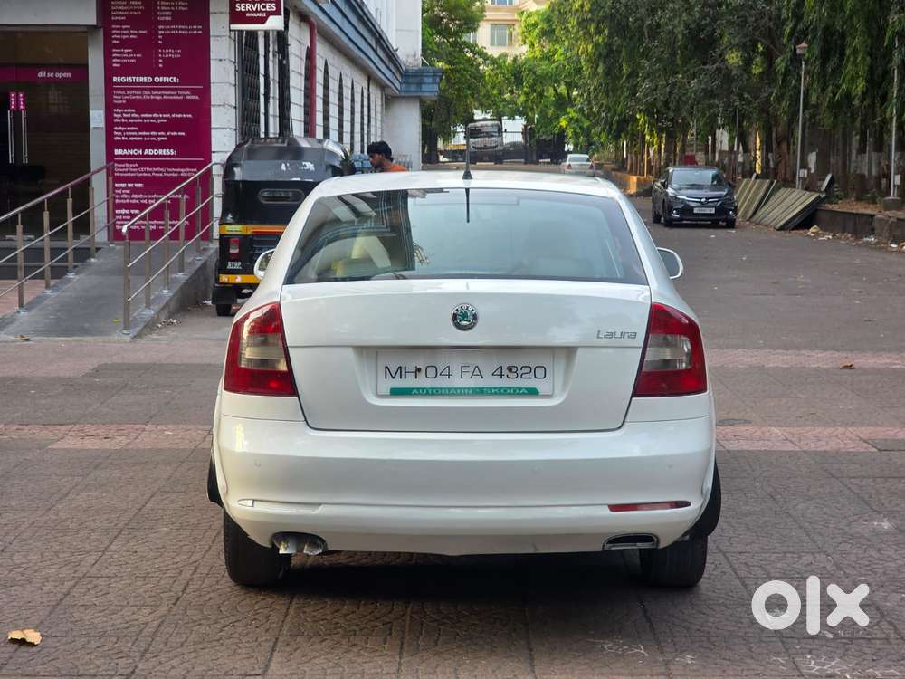 Skoda Laura Ambiente 2.0 Tdi Cr Manual, 2011, Diesel