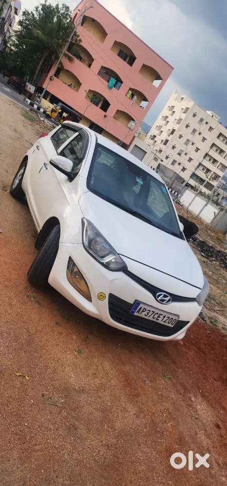 Hyundai I20 2014 Diesel 122000 Km Driven