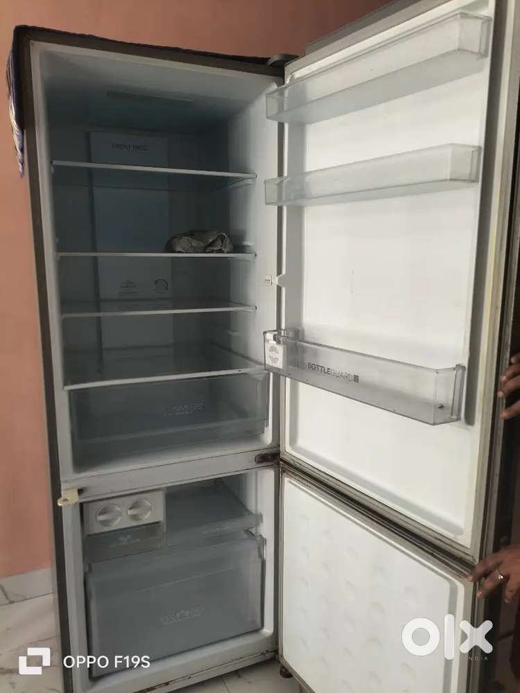 Double door refrigrator