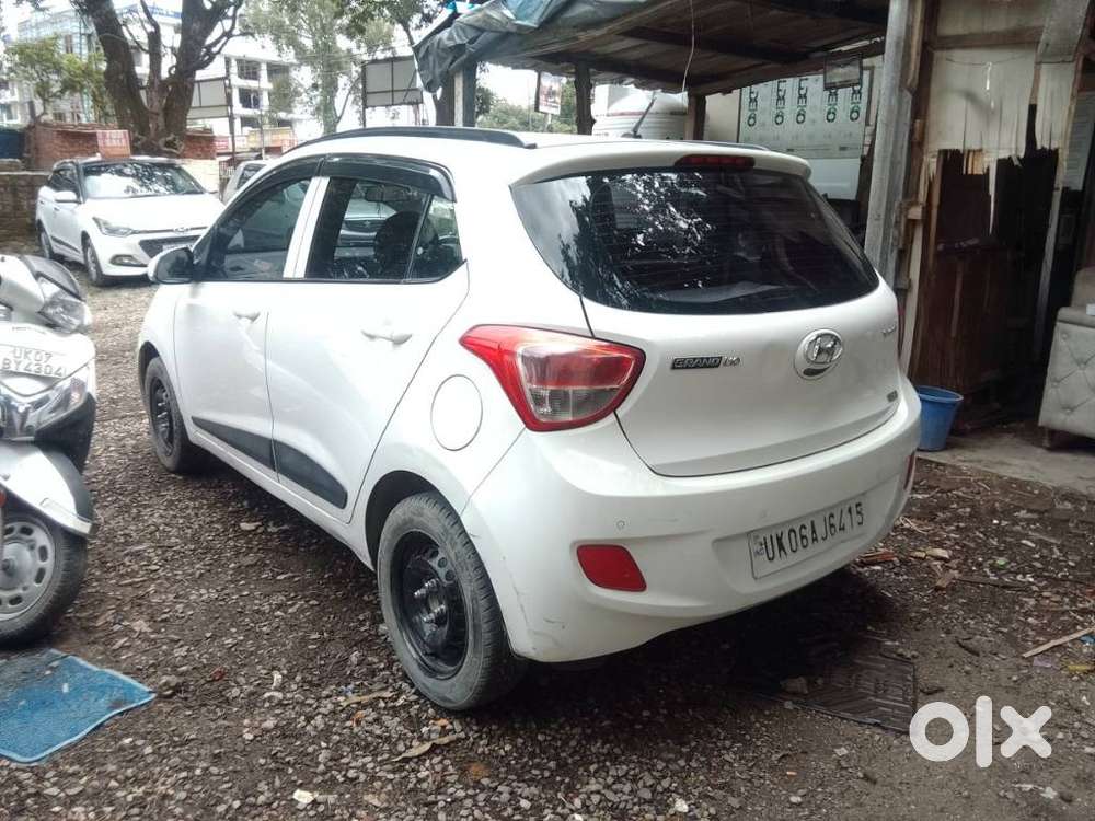 Hyundai Grand I10 Sportz, 2016, Petrol
