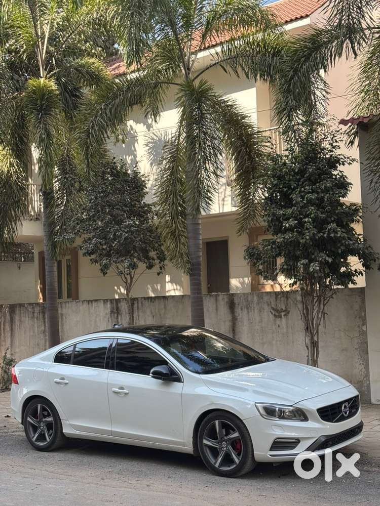 Mint Condition 2016 Volvo S60 D4 R-design (white) - Enthusiast Owned