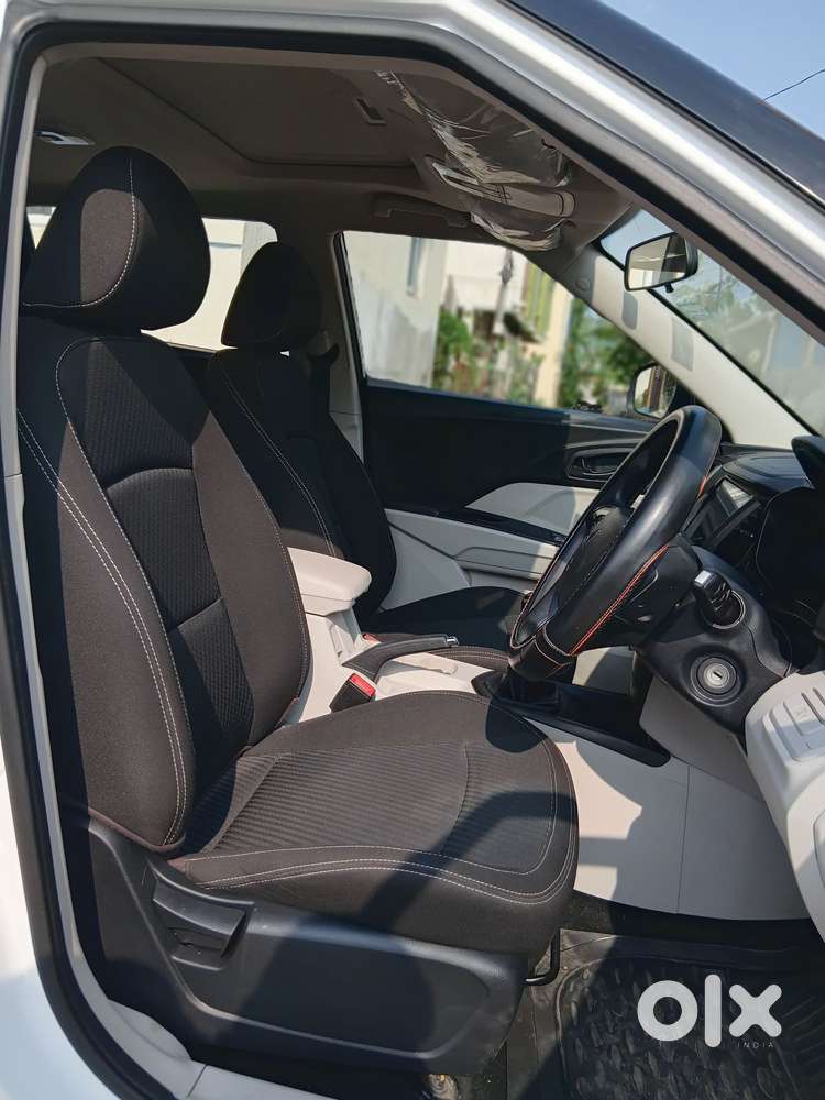 Mahindra Xuv300 W4, 2024, Petrol