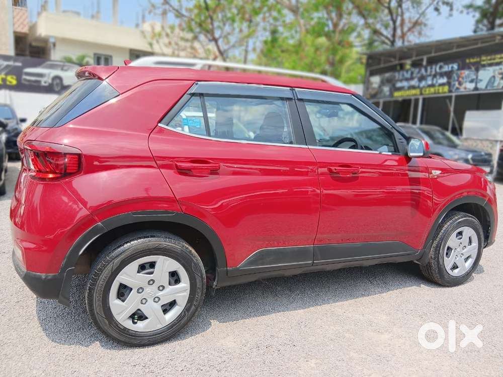 Hyundai Venue 1.2 S (o), 2022, Petrol