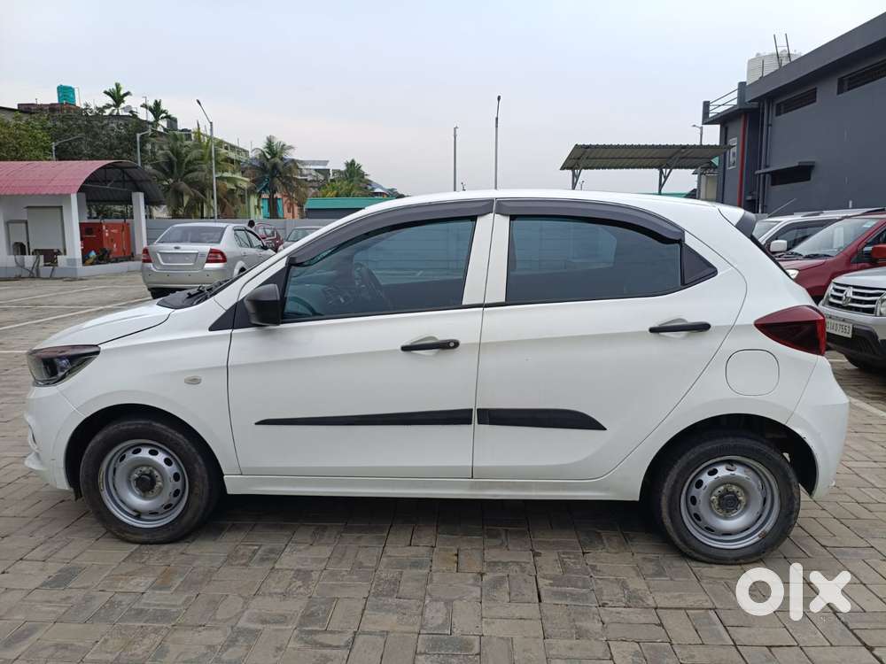 Tata Tiago Xe, 2023, Petrol