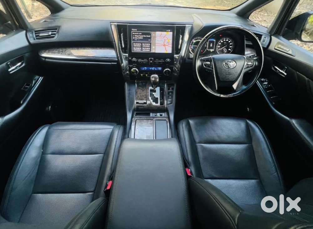 Toyota Vellfire 2.5 Executive Lounge, 2021, Petrol