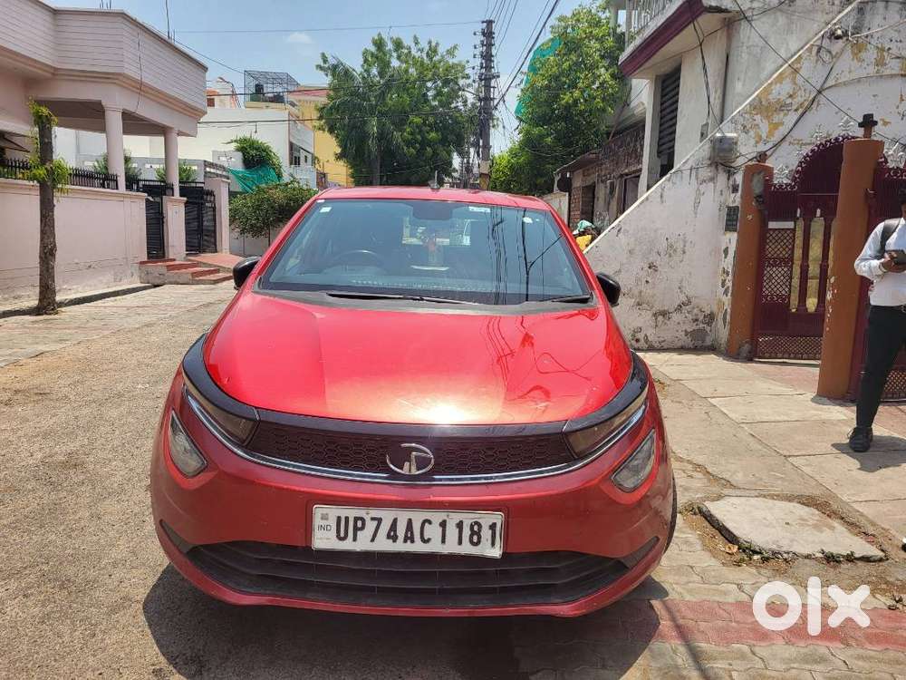Tata Altroz Red Color For Sale  Model: Tata Altroz Color: Red Kilome