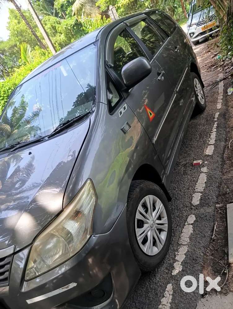 Toyota Innova 2013