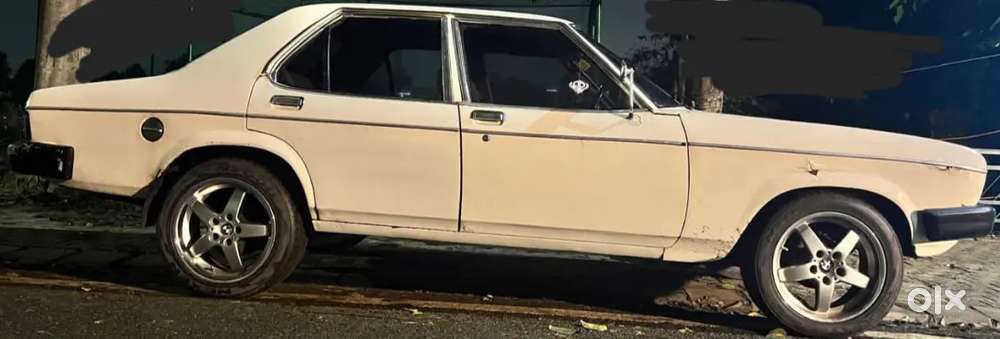 Contessa Classic White