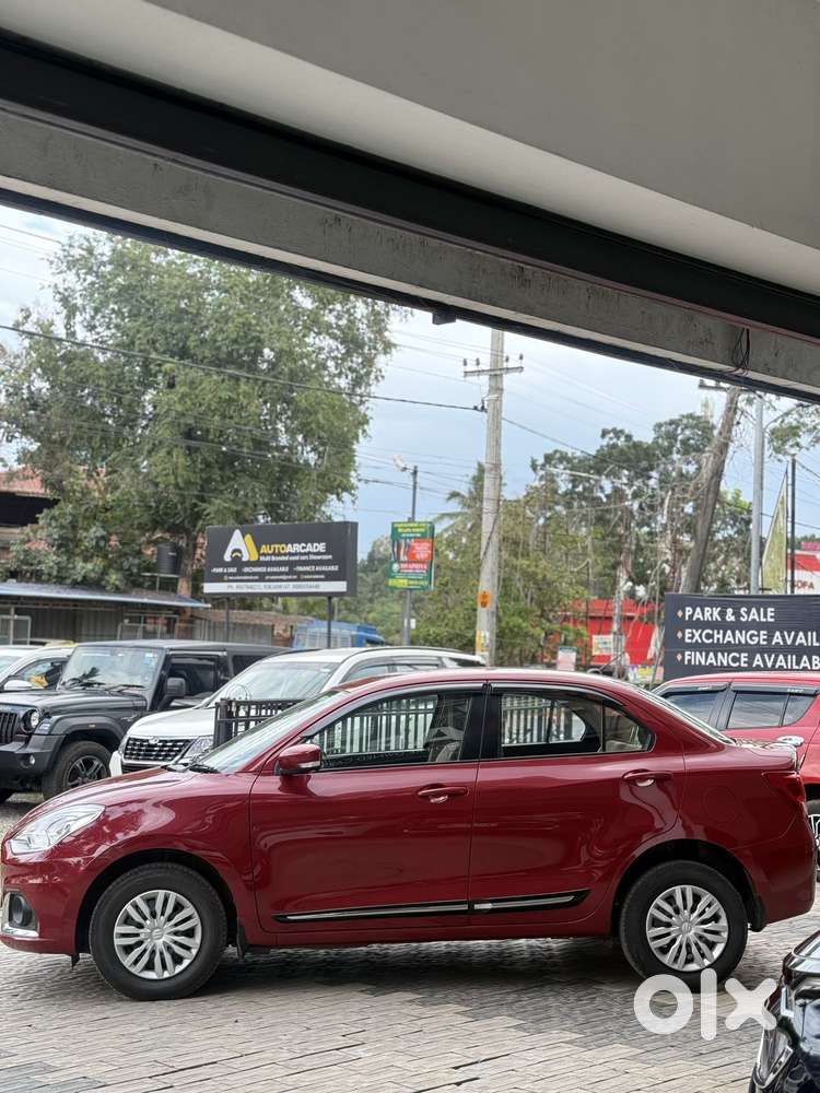 Maruti Suzuki Dzire Vxi Ags, 2022, Petrol