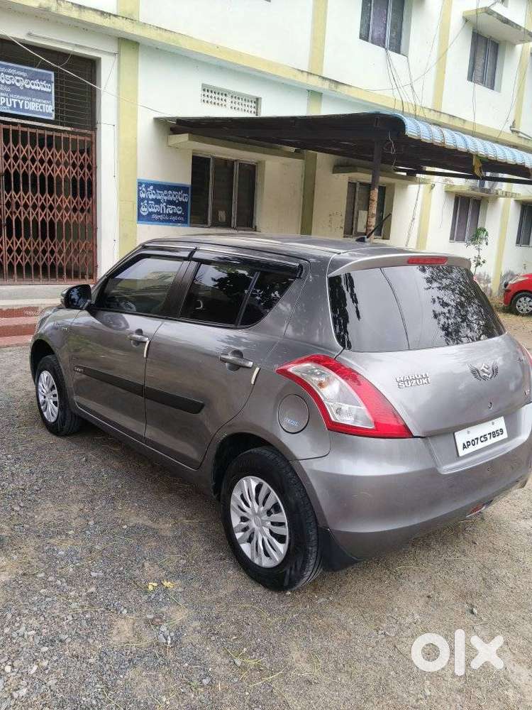 Maruti Suzuki Swift Vxi 1.2 Abs Bs-iv, 2016, Petrol