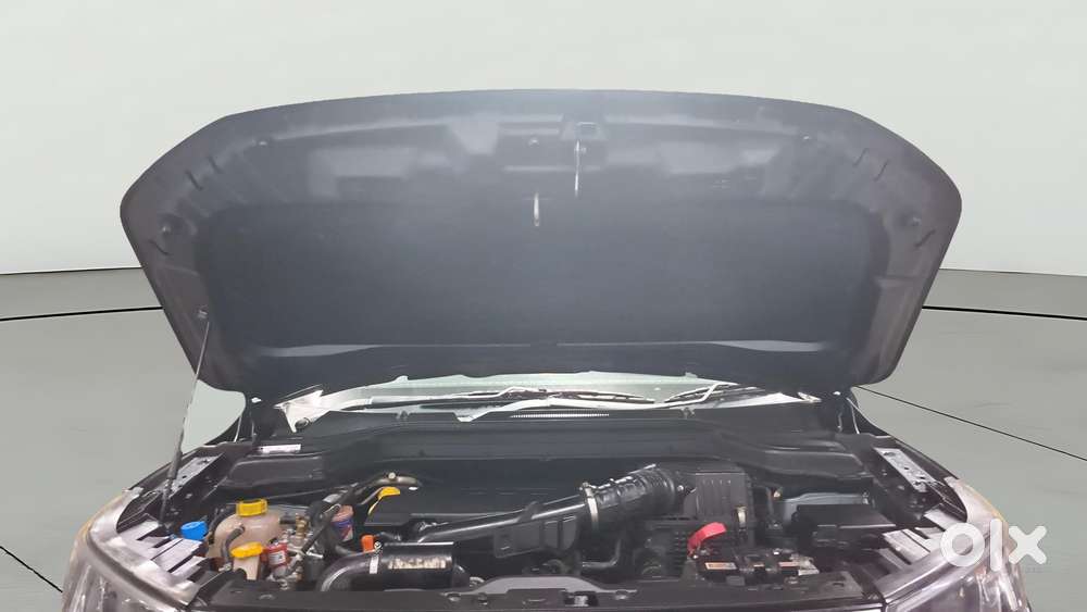 Mahindra Xuv300 W8 Option, 2020, Cng & Hybrids