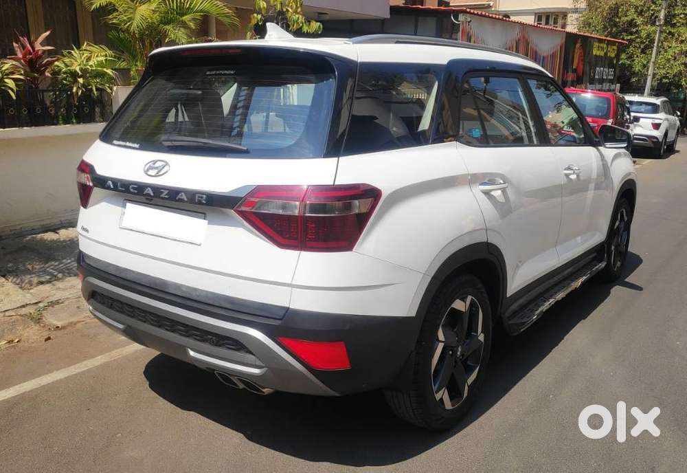 Hyundai Alcazar Platinum 7 Str 1.5 Turbo Petrol Adventure, 2024, Pet..