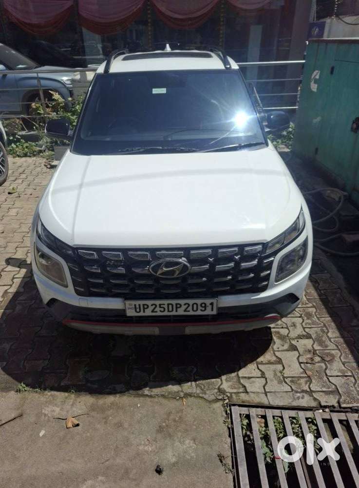 Hyundai Venue Sx Dual Tone Turbo, 2022, Petrol