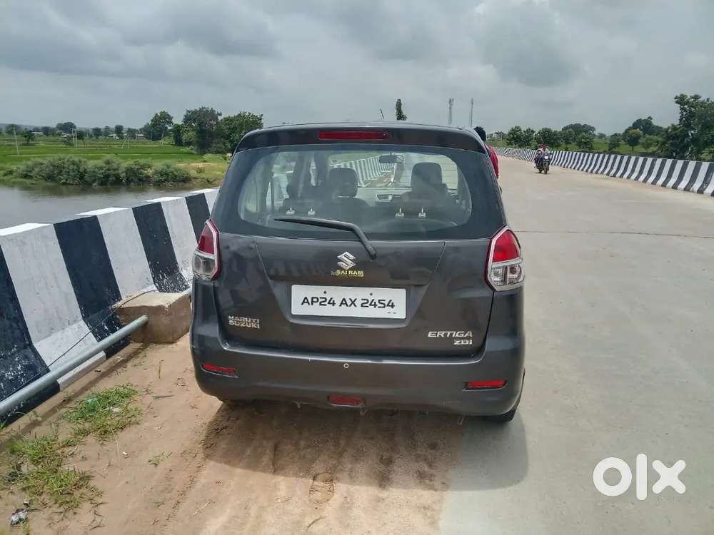 Maruti Suzuki Ertiga Zxi 2013 Diesel Variant