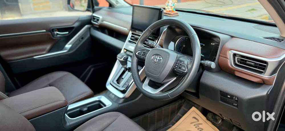 Toyota Innova Hycross 2.0 Zx (o) Hybrid 7 Str, 2024, Petrol