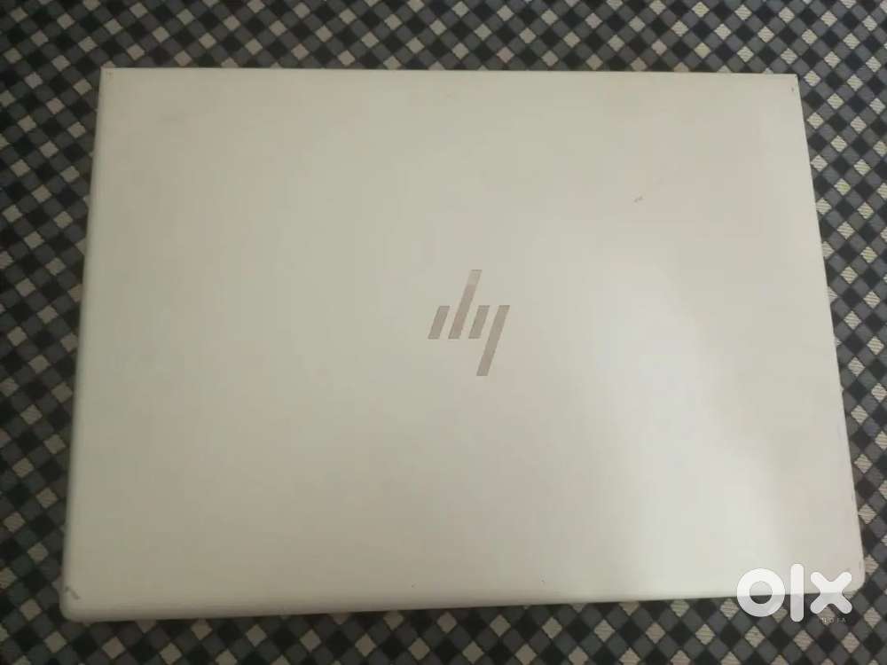 Hp Elitebook 830 G6 i7 8th 8gb ram 256 ssd