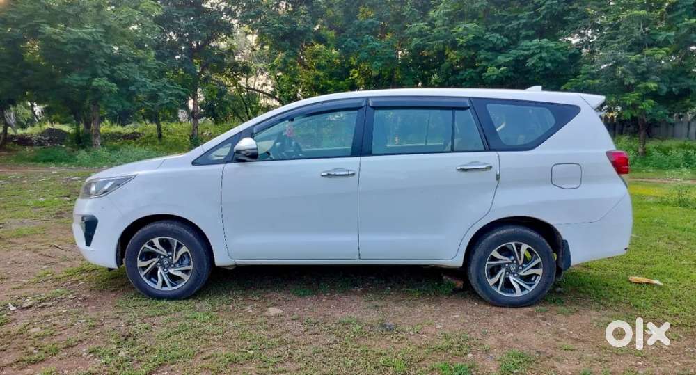 Toyota Innova Crysta [2020-ongoing] 2.4 Gx 8 Str, 2022, Diesel