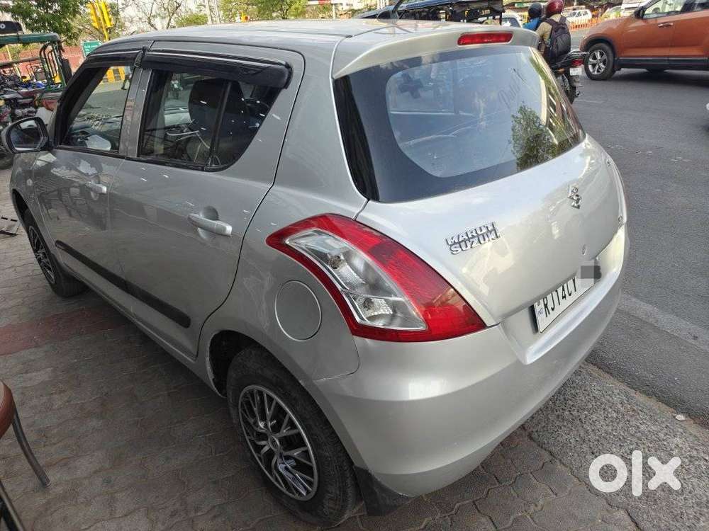 Maruti Suzuki Swift Lxi Optional-o, 2015, Petrol