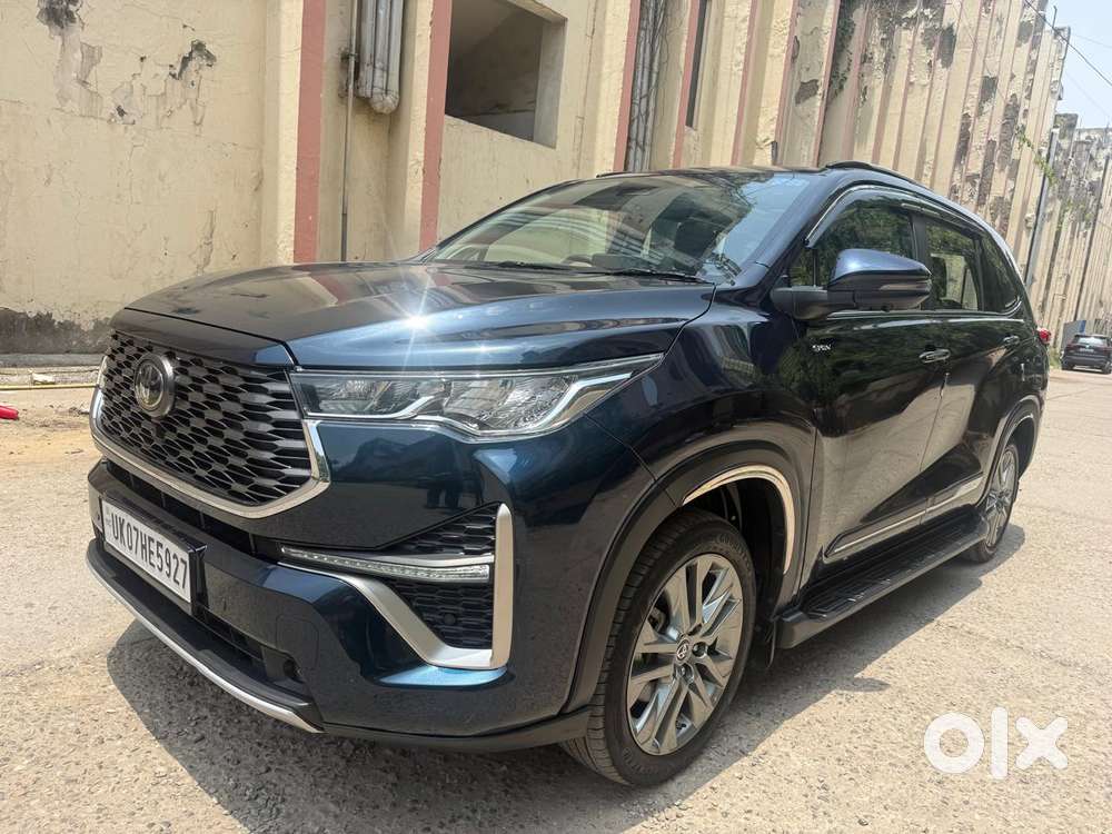Toyota Innova Hycross 2.0 Zx (o) Hybrid 7 Str, 2025, Petrol