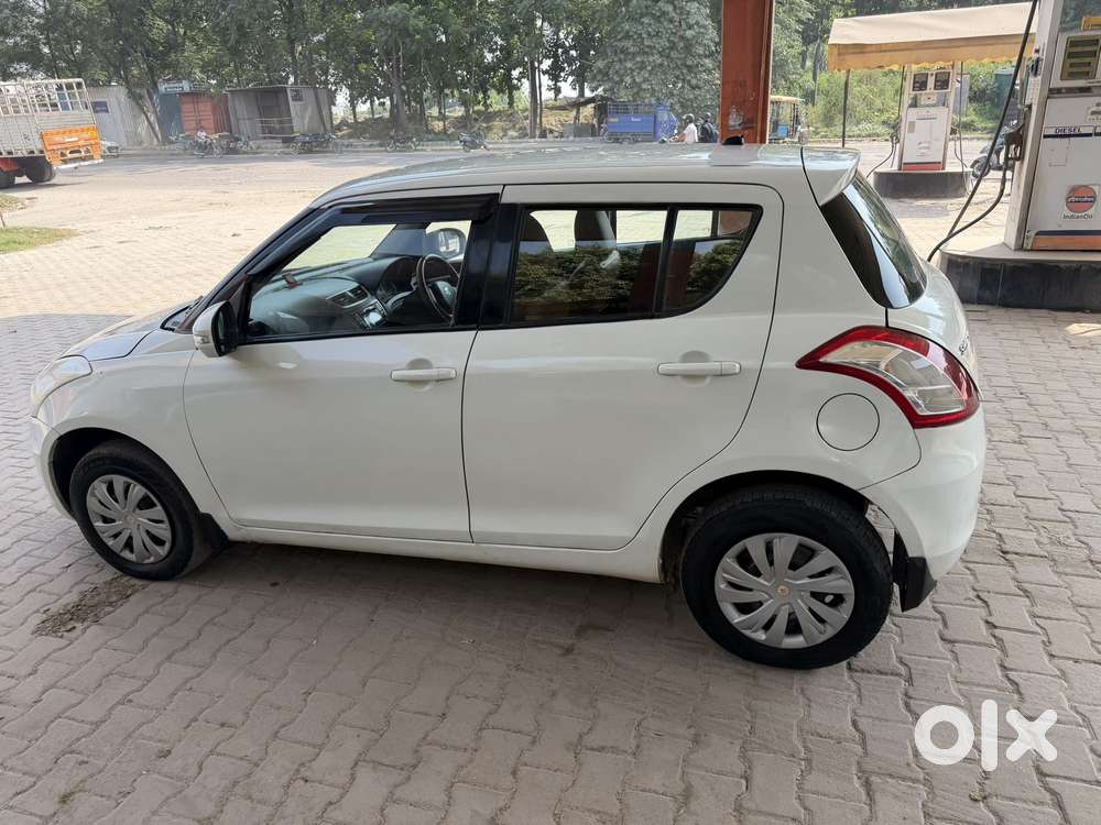 Maruti Suzuki Swift Vxi 1.2 Abs Bs-iv, 2017, Petrol