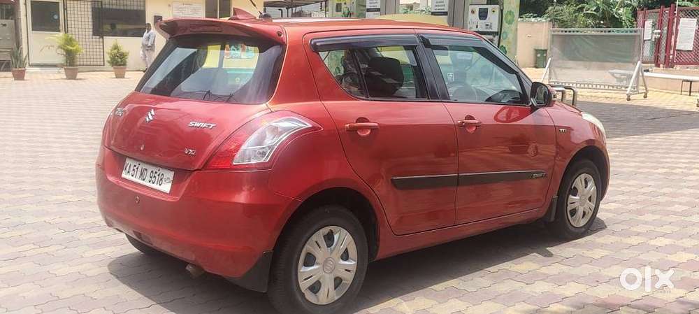 Maruti Suzuki Swift Vxi + Manual, 2013, Petrol