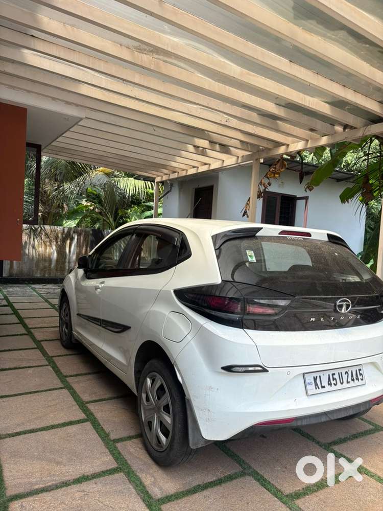 Tata Altoz Petrol 2020