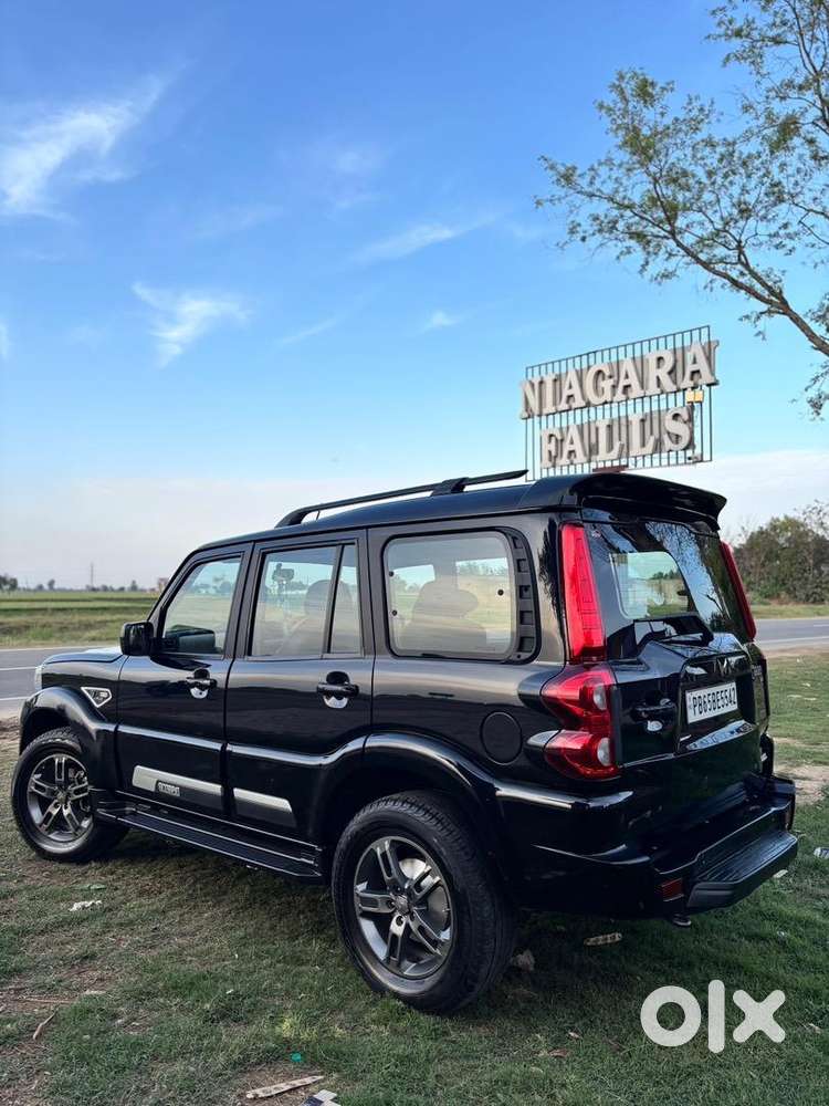 Mahindra Scorpio 2023 Diesel 35800 Km Driven