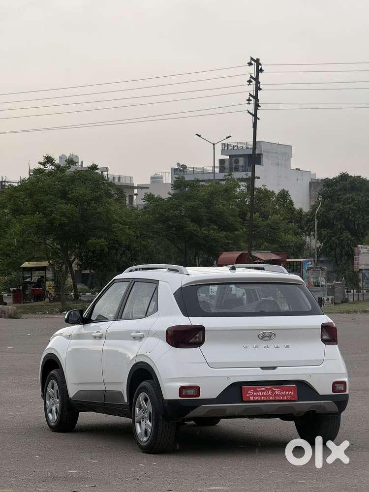 Hyundai Venue S Turbo, 2021, Petrol