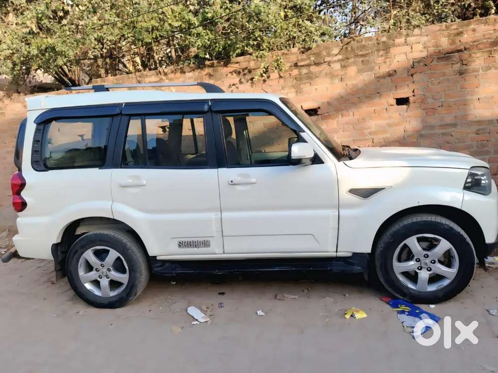 Mahindra Scorpios11