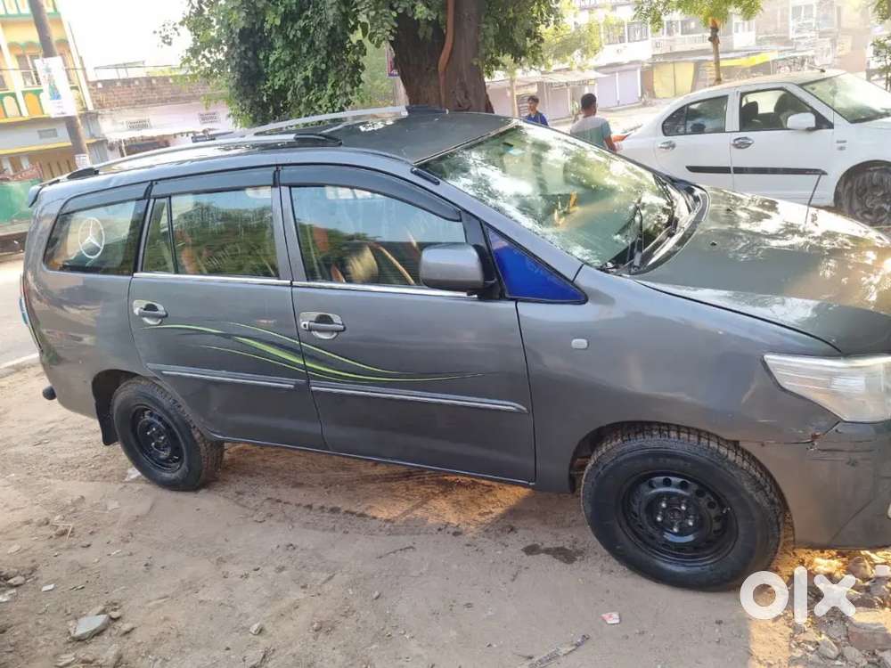Toyota Innova 2011