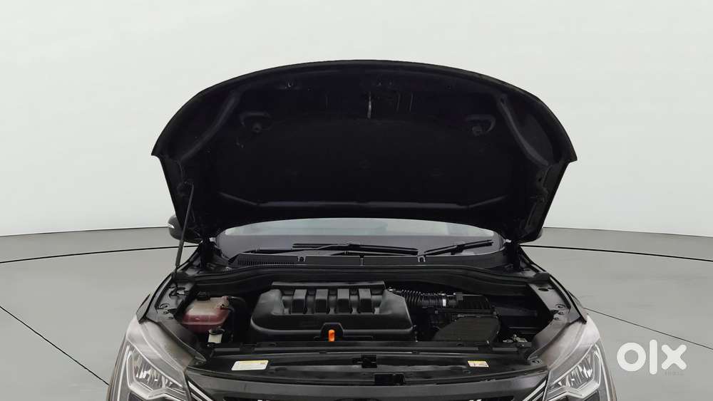Mahindra Xuv700 2.0 Ax 7 Petrol At Str, 2024, Petrol