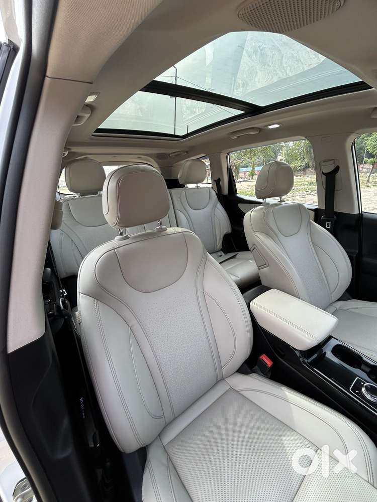Mahindra Xuv700 2.0 Ax 7 Petrol At Luxury Pack Str, 2023, Petrol