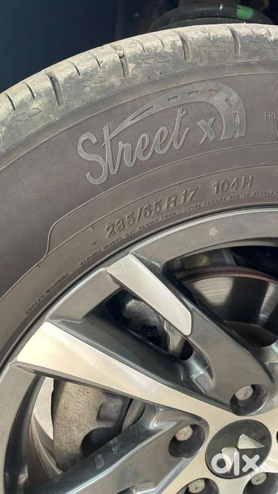 Mahindra Xuv700 2024 Diesel 13300 Km Driven