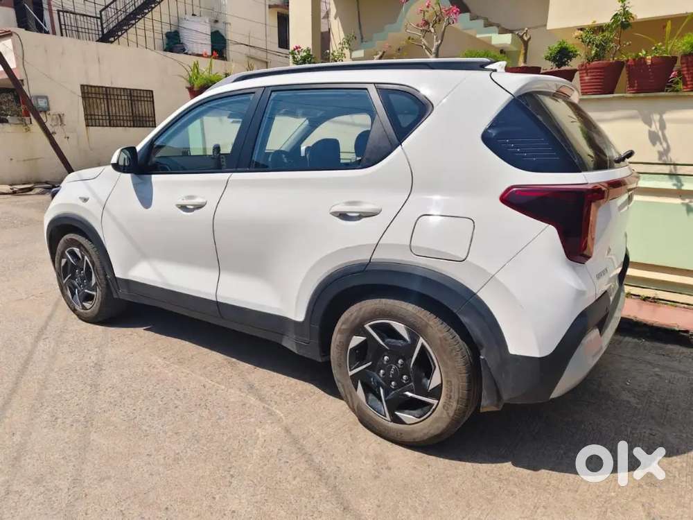 Kia Sonet Htk Plus Top Model With Sunroof