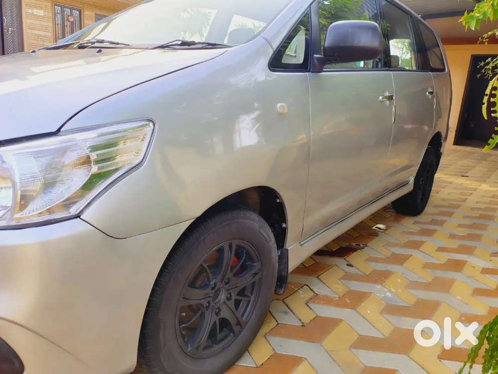Toyota Innova Diesel 2008 Saf Gaadi 7 Setar Koi Kami Nhi H Koi Khrcha