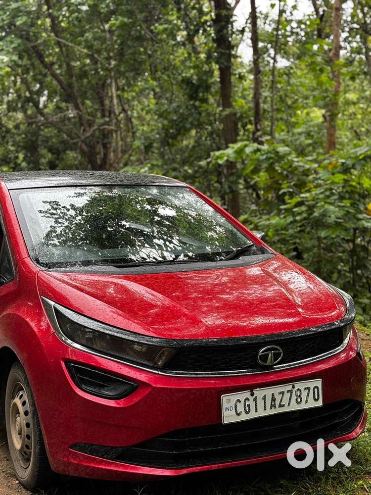 Single Handede Tata Altroz Xe Petrol (2021)  45k Km  Red Color