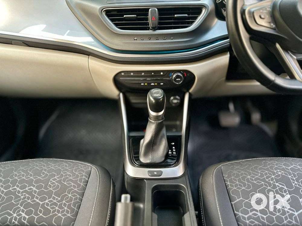 Tata Altroz 1.2 Xza Plus, 2024, Petrol