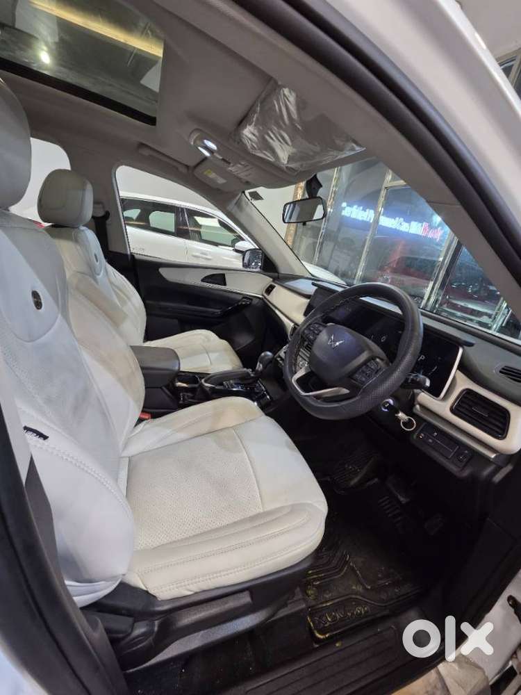 Mahindra Xuv700 2.2 Ax 5 Diesel At 7 Str, 2024, Diesel