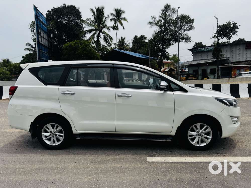 Toyota Innova Crysta 2.4 Vx Mt, 2016, Diesel