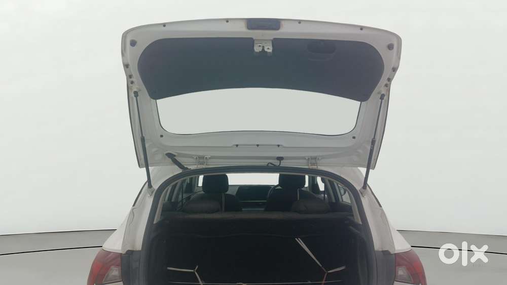 Hyundai New I20 1.2 Asta (o) Mt, 2022, Petrol