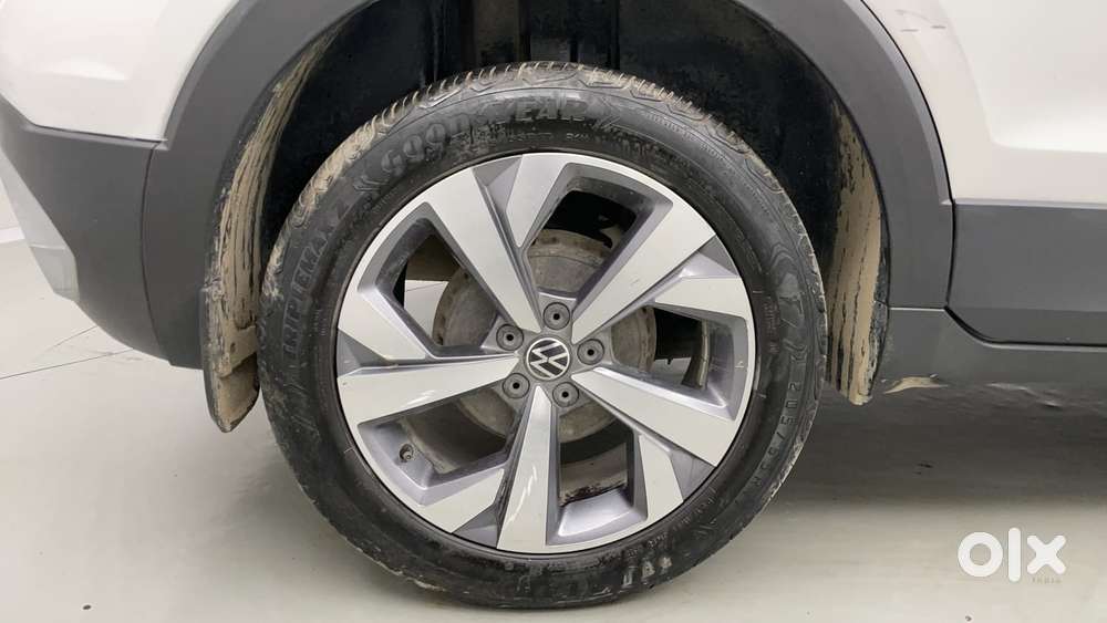 Volkswagen Taigun Topline 1.0 Tsi Mt (electric Seats), 2021, Petrol