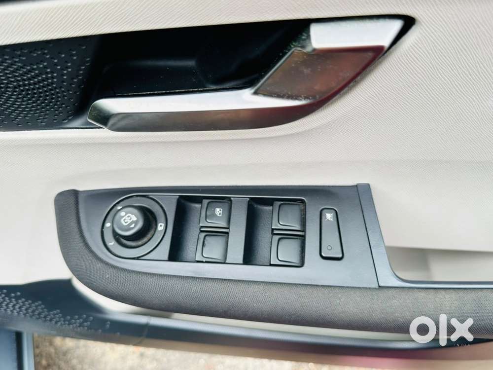 Tata Altroz 1.2 Xz Plus Rtn Dct, 2021, Petrol