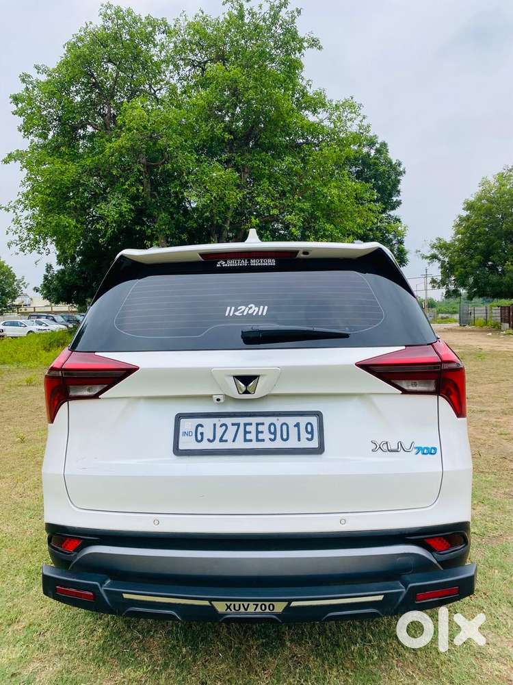 Mahindra Xuv700 2.0 Ax 7 Petrol Mt Str, 2024, Petrol