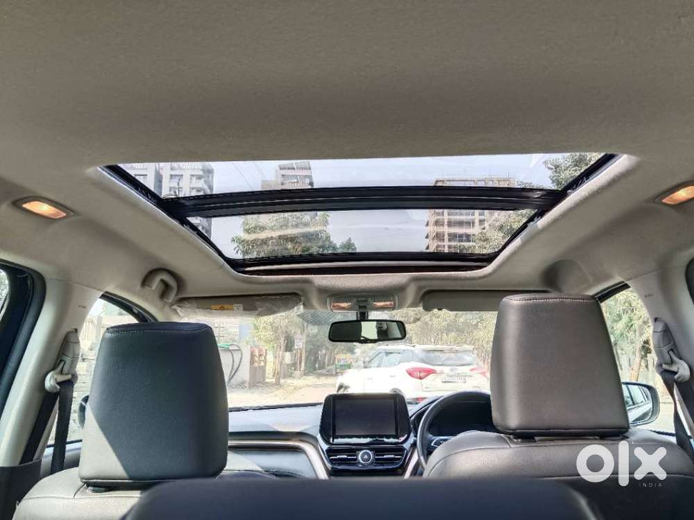 Maruti Suzuki Grand Vitara 1.5 Alpha Plus Intelligent Hybrid Ecvt, 2..