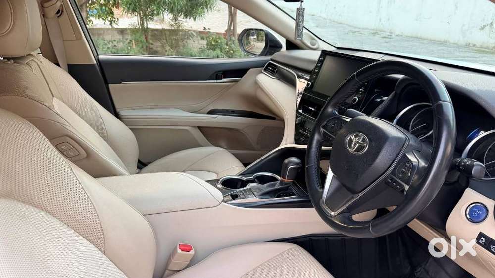 Toyota Camry Hybrid, 2023, Petrol