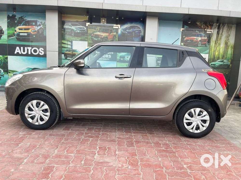 Maruti Suzuki Swift Vxi + Manual, 2022, Petrol