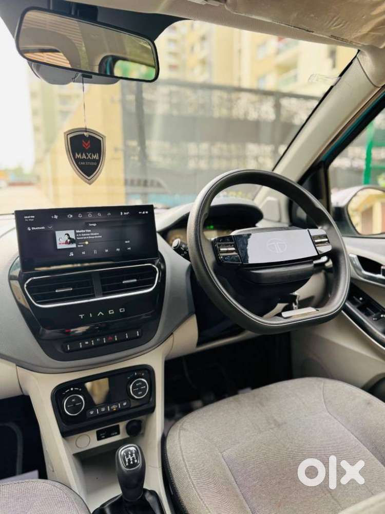 Tata Tiago, 2025, Petrol