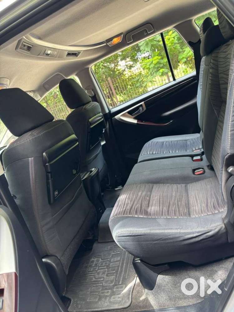 Toyota Innova Crysta 2.4 V, 2016, Diesel