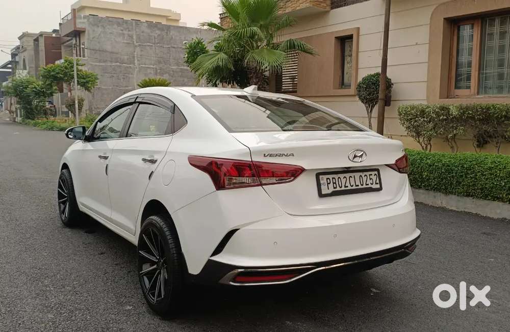 Showroom Condition Diesel Verna 2020 Top Model 85000 Km Driven